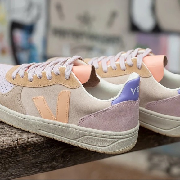 Veja Shoes - Veja V-10 Sneakers